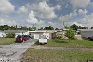 Main picture of 2621 NW 44th Ave