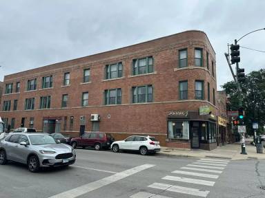 Main picture of 2808 W Augusta Blvd