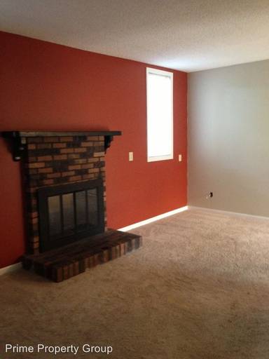 Main picture of 2005 S Mattis Ave