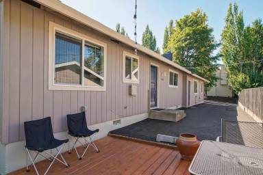 Main picture of 5934 SW 30th Ave