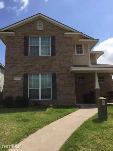 Main picture of 2935 McLaren Dr