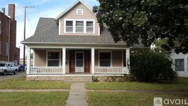 Main picture of 111 N Washington St