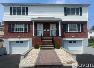 Main picture of 136 Bradford St