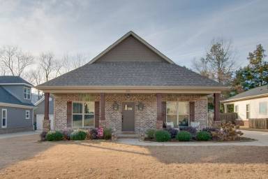 Main picture of 2614 Mountain Stream Way SE