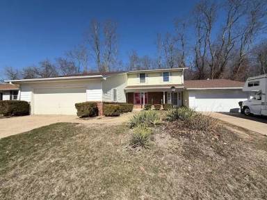 Main picture of 1523 W Daytona Dr