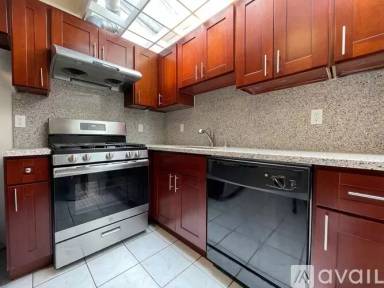 Main picture of 1658 25th Ave