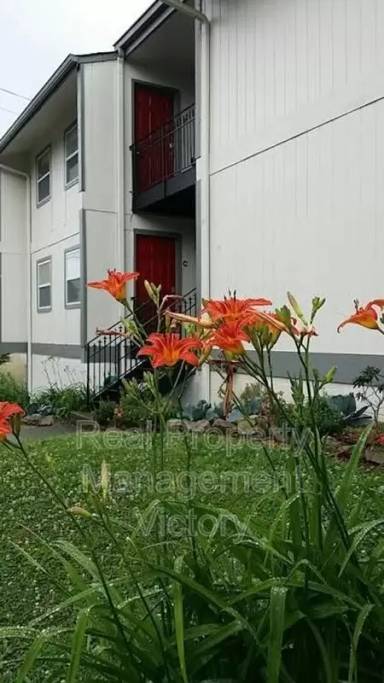 Main picture of 1171 16th Ave S