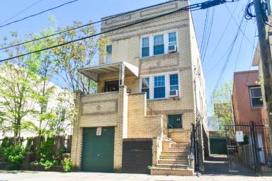 Main picture of 210 65th Street - Bsmt