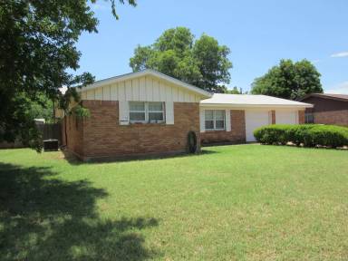Main picture of 3833 N 10th St
