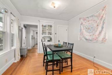 Main picture of 34 Curtis Ave