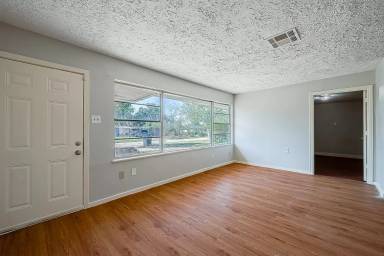 Main picture of 5963 Ridgeway Dr