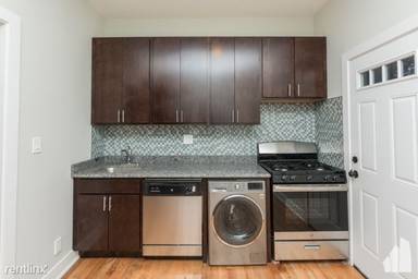 Main picture of 627 W Oakdale Ave
