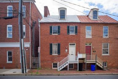 Main picture of 123 Cathedral St