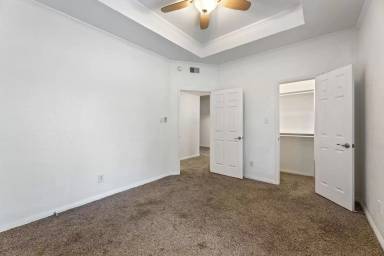 Main picture of 402 E 30th St