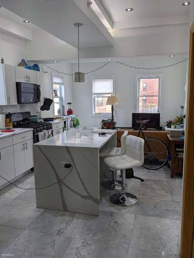 Main picture of 146 Columbia St