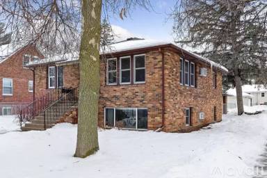 Main picture of 302 12th Ave S