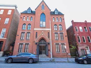 Main picture of 125 W Saratoga St