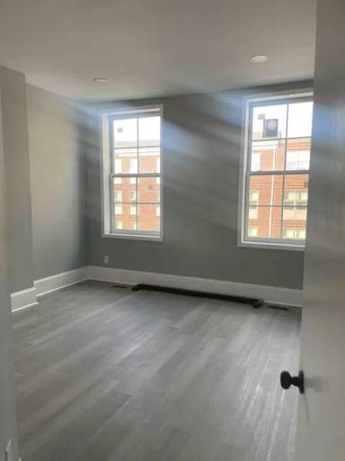 Main picture of 1027 W Baltimore St