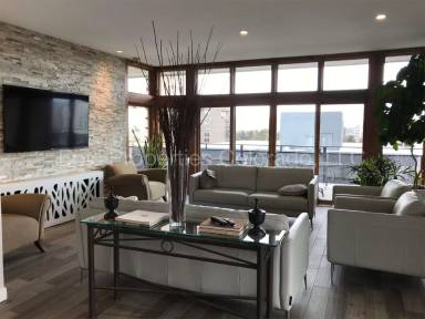 Main picture of 1200 Vine St