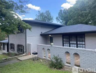 Main picture of 2136 Tanglewood Dr