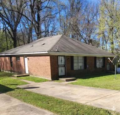 Main picture of 613 McWhirter Ave