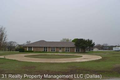 Main picture of 725 Honeysuckle Ln