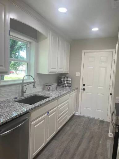 Main picture of 708 Valentine Ln