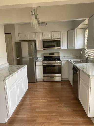 Main picture of 2312 N Nagle Ave