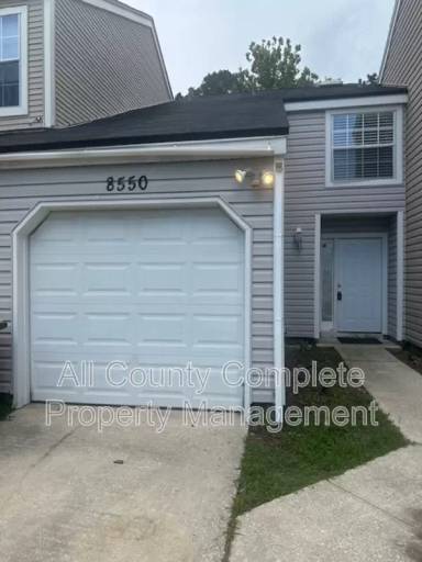 Main picture of 8550 Sturbridge Cir W