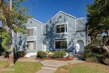 Main picture of 285 E Villa St