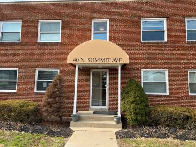 Main picture of 40 N Summit Ave