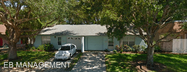 Main picture of 2292 Menomonee Ct