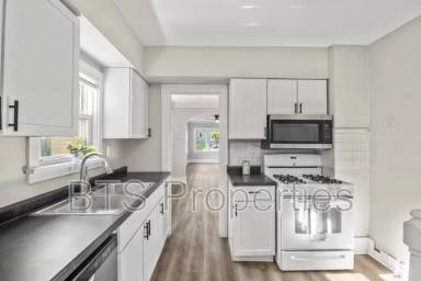 Main picture of 310 E Melbourne Ave
