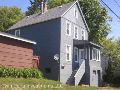 Main picture of 120 E 8th St
