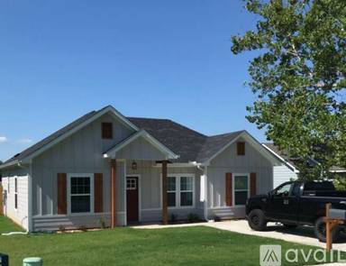 Main picture of 507 E Maple Row