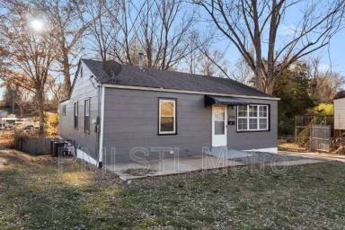 Main picture of 2546 Main St