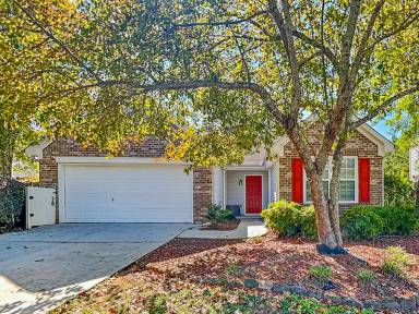 Main picture of 1024 Maple Leaf Dr