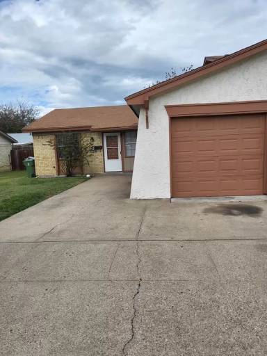 Main picture of 1023 Pleasant Valley Ln