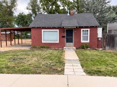 Main picture of 2810 W Woodlawn Ave