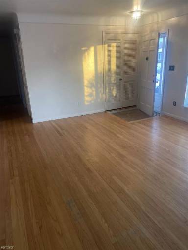 Main picture of 8533 Darlene St