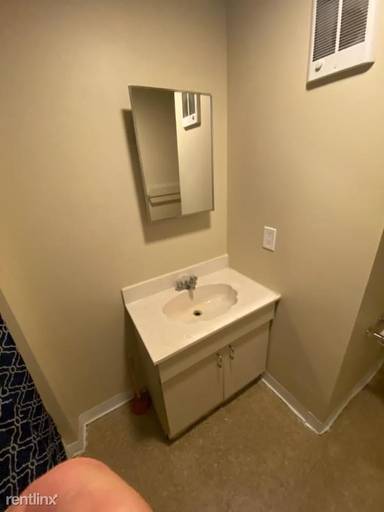 Main picture of 2 E Barber Ave