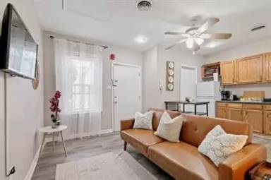 Main picture of 806 S. 10th St