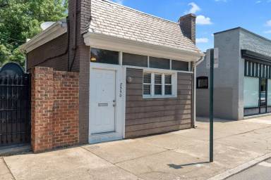 Main picture of 2330 W Main St