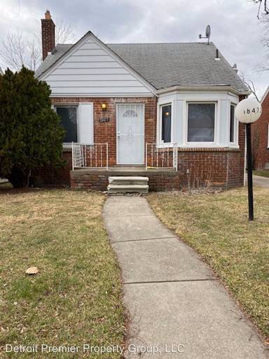 Main picture of 18473 Rosemont Ave