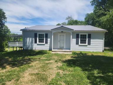 Main picture of 1067 Crescent Dr