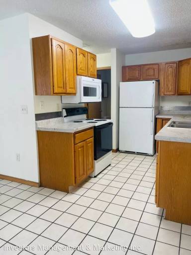 Main picture of 1702 S 34th St
