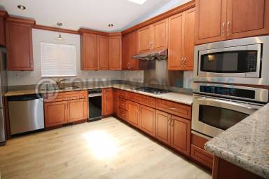 Main picture of 93 Live Oak Ave
