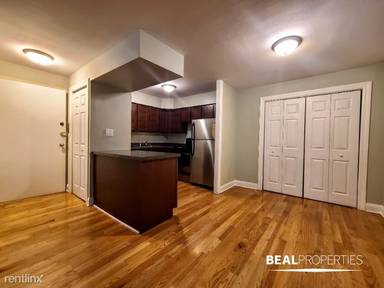 Main picture of 1446 N Dearborn St