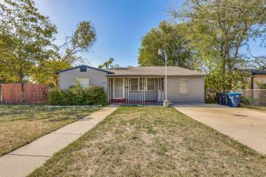 Main picture of 4256 Standish Rd