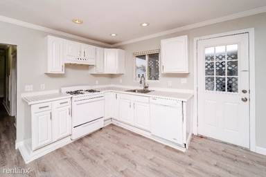 Main picture of 12 Vandenburgh Ave